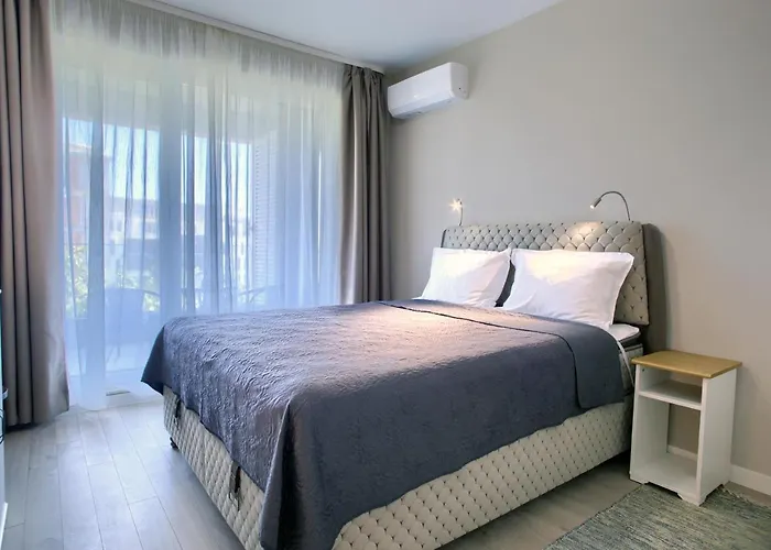 Anel Daire Aziz Konstantin ve Elena