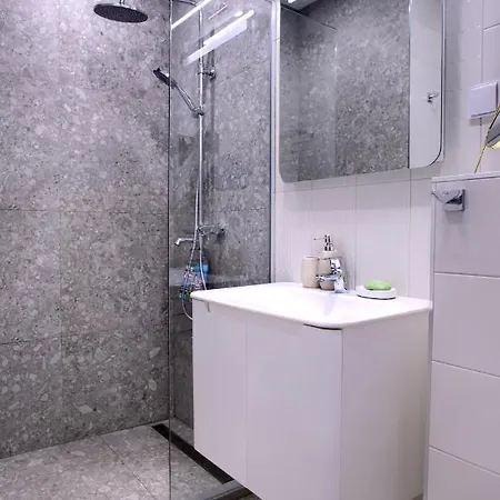 Apartamento Anel Saints Constantine and Helena